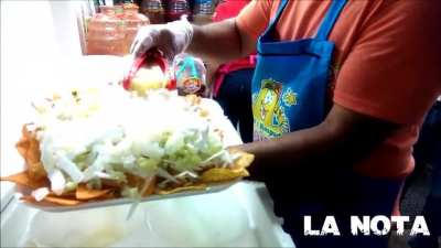 Te da asco la pizza con pi&ntilde;a pero te tragas esa madre.