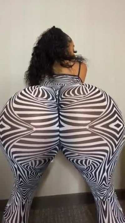 Hypnotized 😵&zwj;💫🍑🤤😻😍❤️