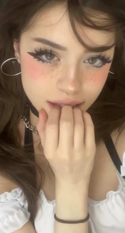 Hannahuwu new content - F0lder B3l0w