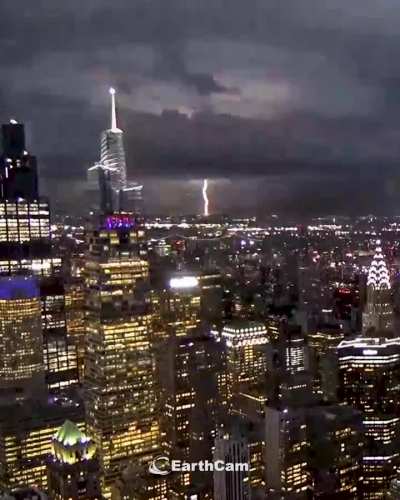 [OC] Lightning Captured over Manhattan