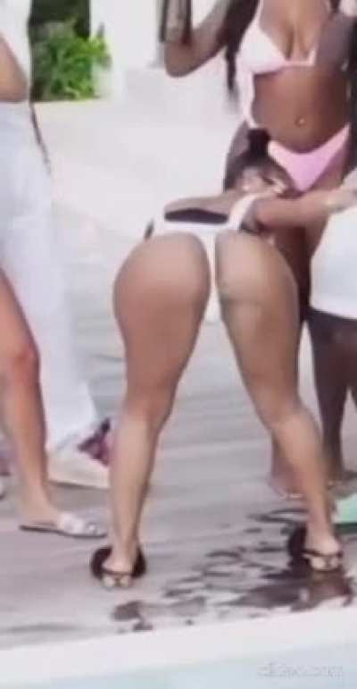 throwing that ass
