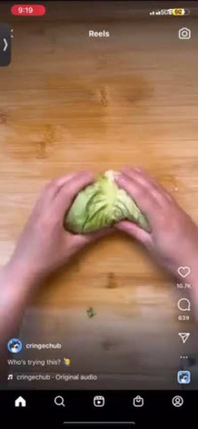 &ldquo;Juicy healthy chicken wrap&hellip;&rdquo; She didn&rsquo;t even put any spices on it or nothing, it&rsquo;s just boiled chicken-!💀 What the f-