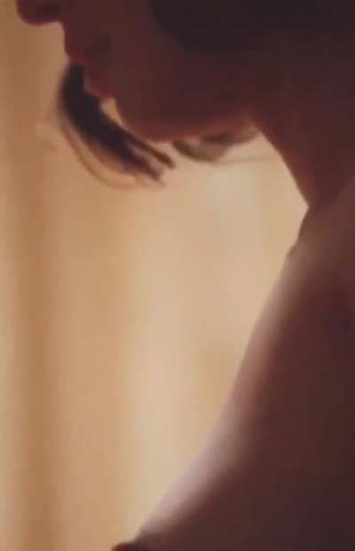 Lizzy Caplan