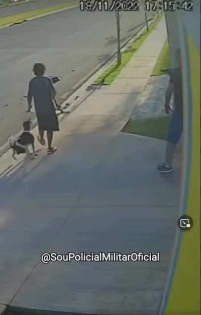 Man attacks off-duty cop with a scythe.