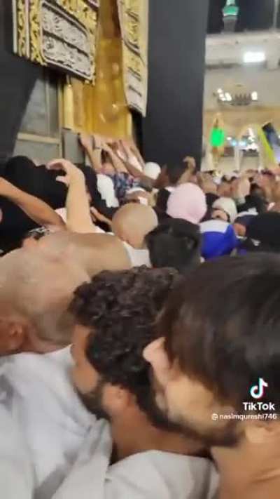 Least idol worshipping pilgrims in Arapia