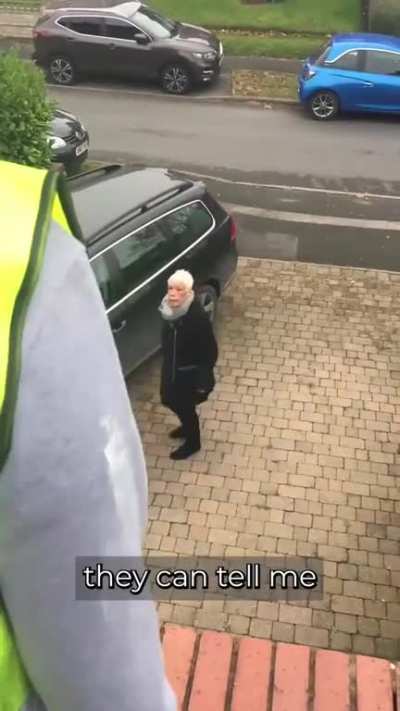 Crazy UK Karen hates builders
