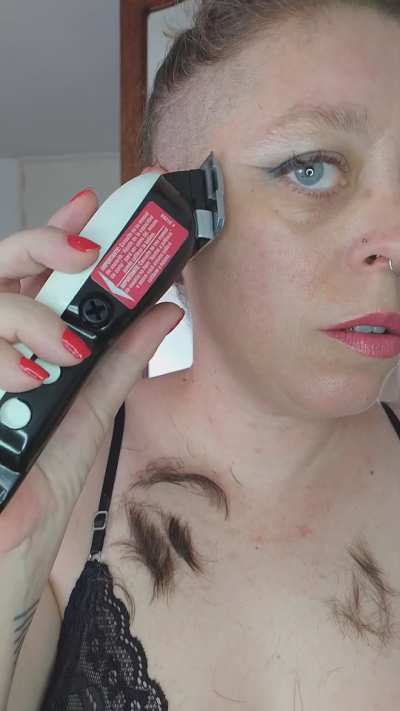 This week, you can get my complete NSFW bundle—over an hour: haircut, full head shave, and undercuts—at 50% off, only $50. Various payment and delivery options, DM me.