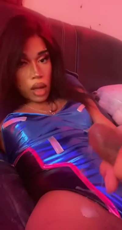 D.Va&rsquo;s ultimate is charged up and ready to burst :p
