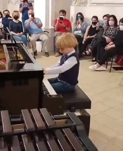 5 year old Piano Prodigy plays extremely difficult "Mozart&rsquo;s Piano Sonata No. 16"