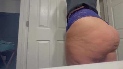 Big Homegrown asses come with some cellulite