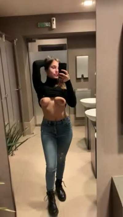 Come in the restroom daddy