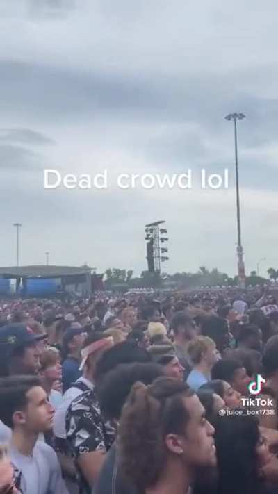 Props to her for staying on stage though