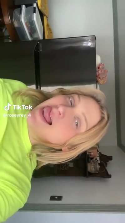@RoseyRey_4