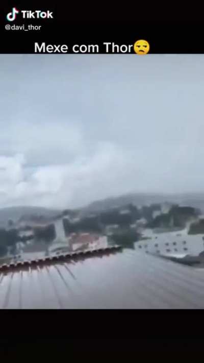 N&atilde;o mexe com o Thor se n&atilde;o......