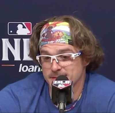 Kik&eacute; Hern&aacute;ndez got a little emotional after finding out he's closing in on Justin Turner's record for the most postseason games played for the Dodgers.