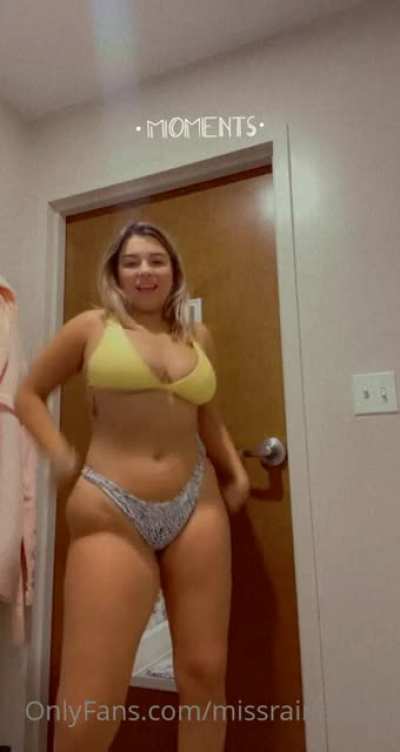 "Tip me 4 more" the fucking audacity. She deserves to have her OF flop. She should suck it up and get a job. Doing shit like this doesn't get you the bag
