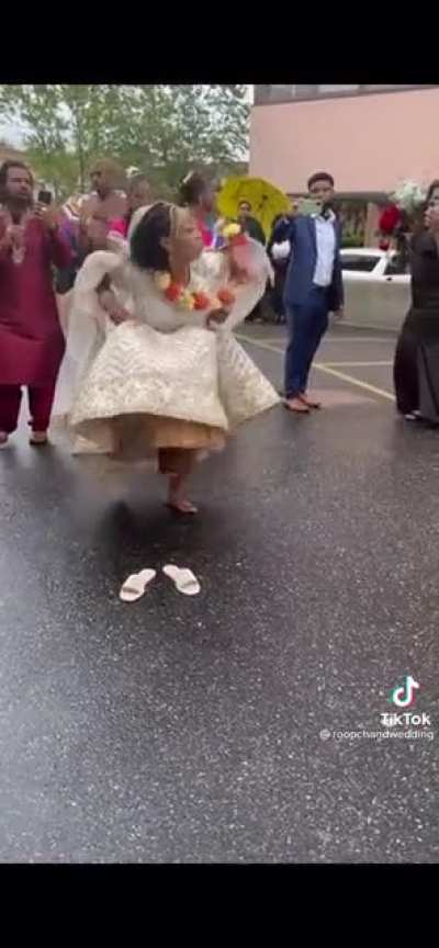 Now that's one public freakout I would like to join!