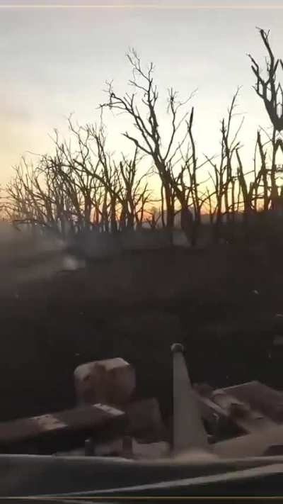 Ukrainian bradley assaults russian positions in close range around Avdiivka