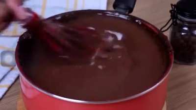 Achei mais uma receitinha sem ovo e trigo pra eu passar vontade com o chat ja que 98% das receitas eu apenas olho de bobo sem vontade e n&oacute;s tem uma musiquinha nao sei se tem DMCA