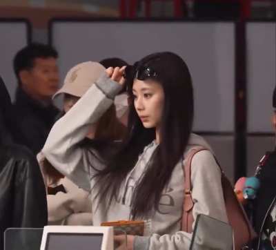 Cool girl Tzuyu