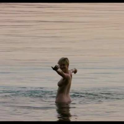 Elizabeth Debicki