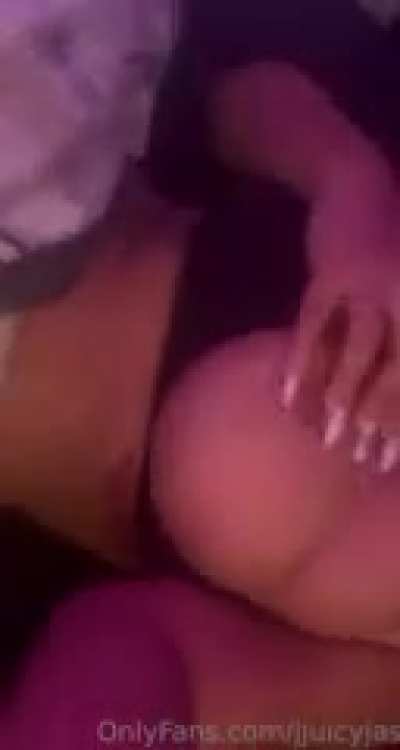 ️ ️
