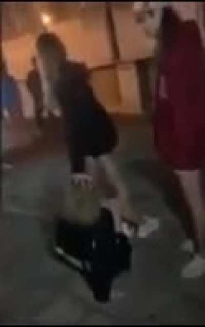 chicks slap some sense and humiliation into her