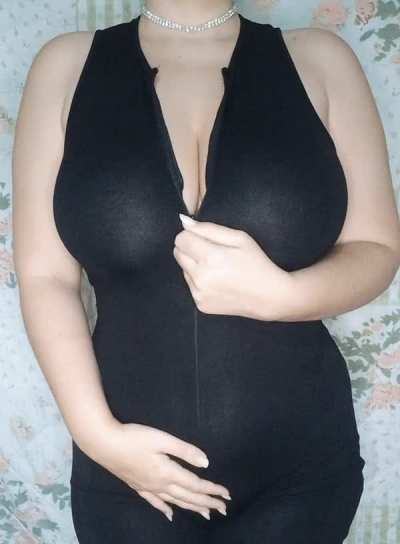 I love zippers because I can easily pull these out anywhere ;)
