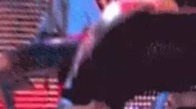 Now THAT'S how you do a zoom-in transition.