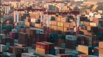 China's fully autonomous Yangshan Port - There are no humans working at this port