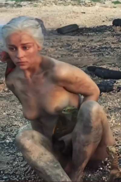 Emilia Clarke&rsquo;s tits (Enhanced)