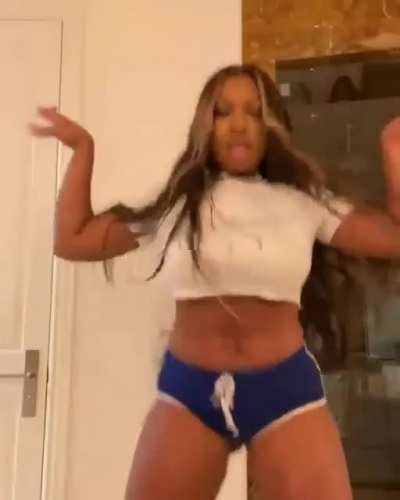 That ass😩😩
