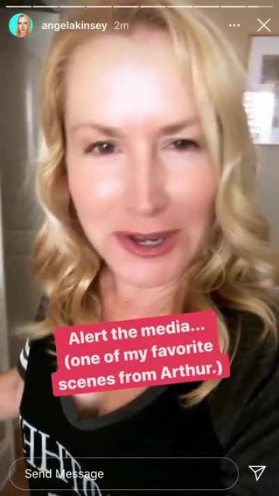 Alert the media because she is looking like a snac.
