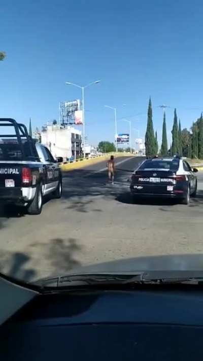 Ya vimos a los encuerados por justicia pero qu&eacute; pedo con este dude.