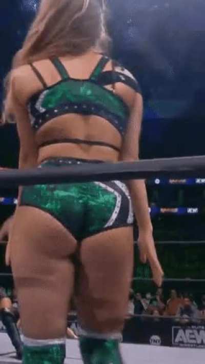 Anna Jay&rsquo;s 🍑 Strut
