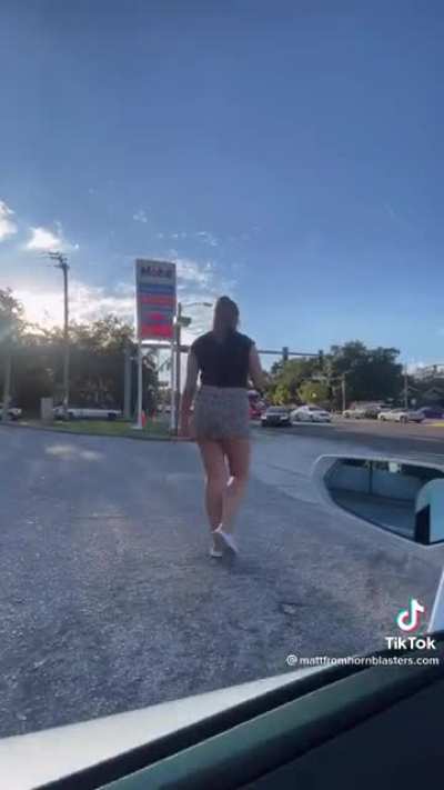 Entitled Bitch rams back of Lamborghini and try&rsquo;s to blame the driver.