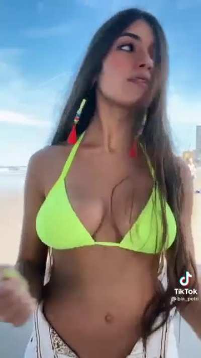 Matching bikini and nails