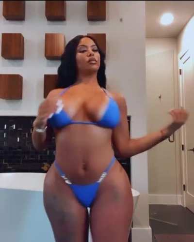 Sooo like ik we all in this subreddit I just wanna ik if it&rsquo;s cool to simp for Alexis Sky🥴 n treat her like a goddess because she has the body of one😩