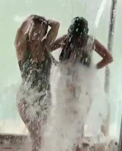 Ina Raymundo &amp;amp; Erika Rae