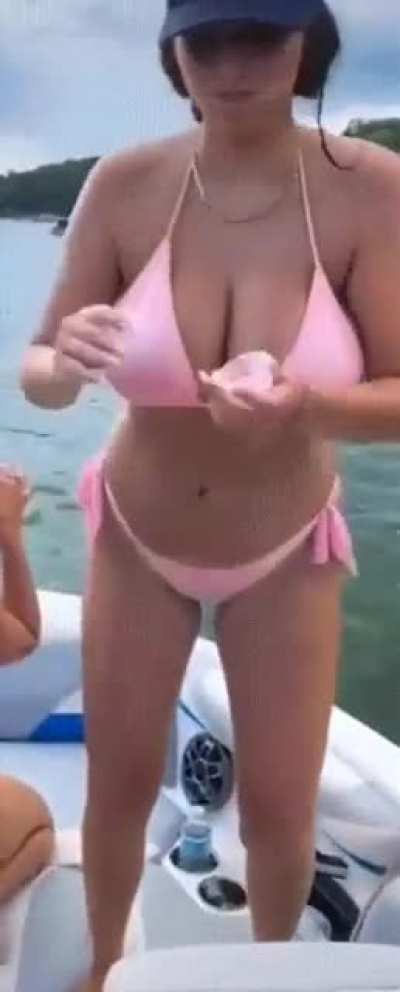 How haven&rsquo;t I seen this before. Side note: since when could we comment on her IG