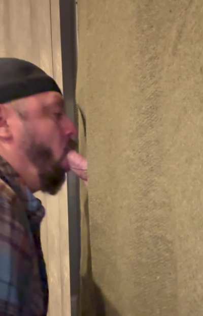 48 [M4M] Minneapolis. My favorite east coast married cock, made his way over. “Had to run to the store”, and B-lined it over to get drained. Love sucking his thick perfect cock. And always sweet thick loads. 47/5’9”/205