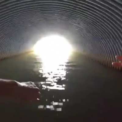 Look how smoothly he glided back to the boat fuckin badass