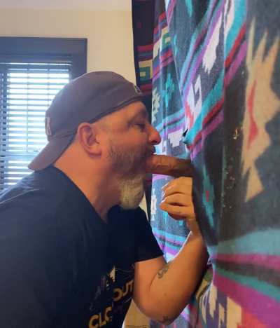 Money shot of a favorite stud, poppin his load off unexpectedly in my face. Love taking care of his alpha cock. 35/ 6&rsquo;7&rdquo;/8&rdquo;/210