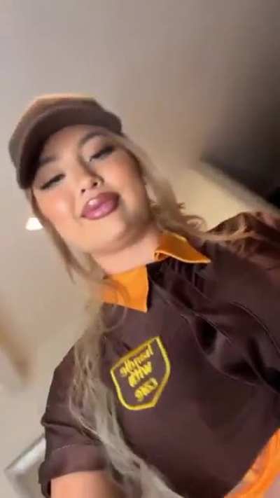 Delivery girl 🤯