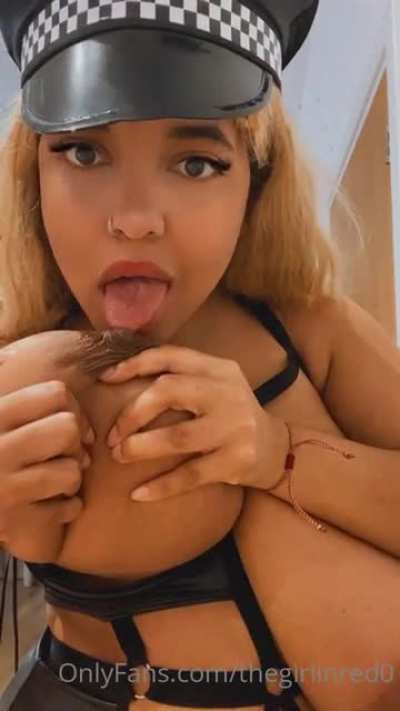 Thegirlinred0