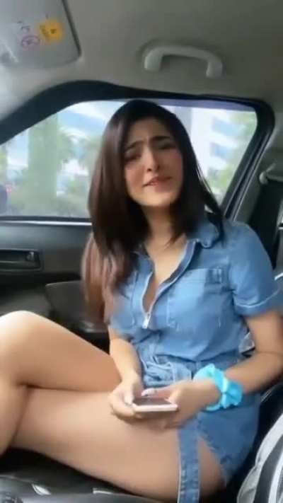 Milky thighs👅👅👅💋💋 anyone know her name(new)