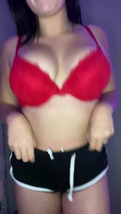I&rsquo;m just out the shower, do you like what&rsquo;s underneath