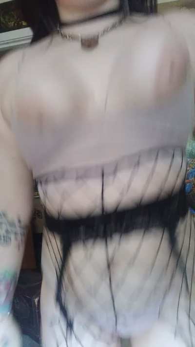 this top could not handle my boobs