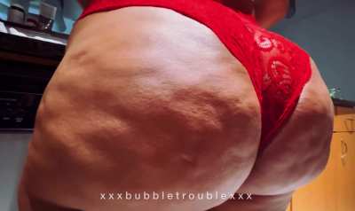 Rate my cheeks for pounding please 🙇🏻&zwj;♀️