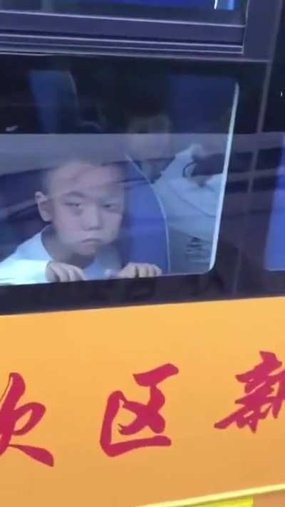 &ldquo;You want this Bing Chilling, aren't you？&rdquo;Sorry, your Chinese parents won't buy you delicious Bing Chilling because of studpid &ldquo;not good for your health&rdquo;